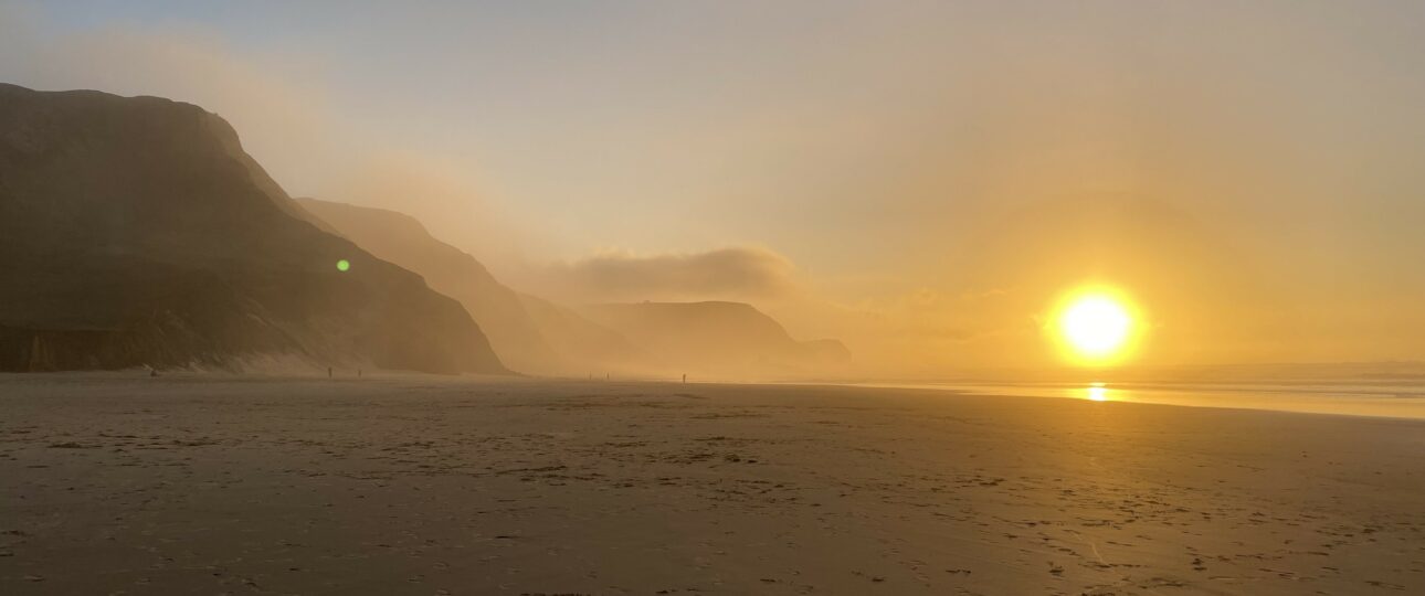 Coucher de soleil sur la plage de Cordoama — randonnée Rota Vicentina Algarve Portugal